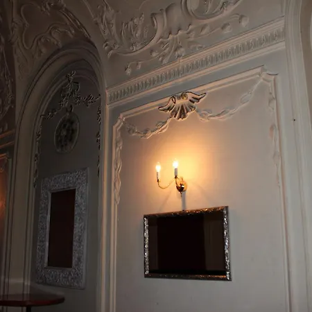 Youth Baroque Hall Hotel 3*