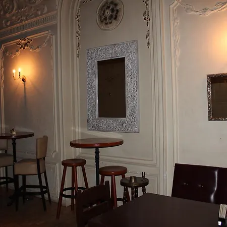 Youth Baroque Hall براغ